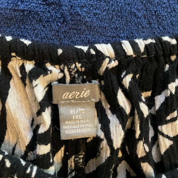 Aerie Womens‎ CropBlouse Black/White Size XL Flutter Sleeves Boho - Picture 3 of 8